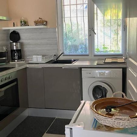 Ferienwohnung Chez Sabine Et Pascal Meyzieu Exterior foto